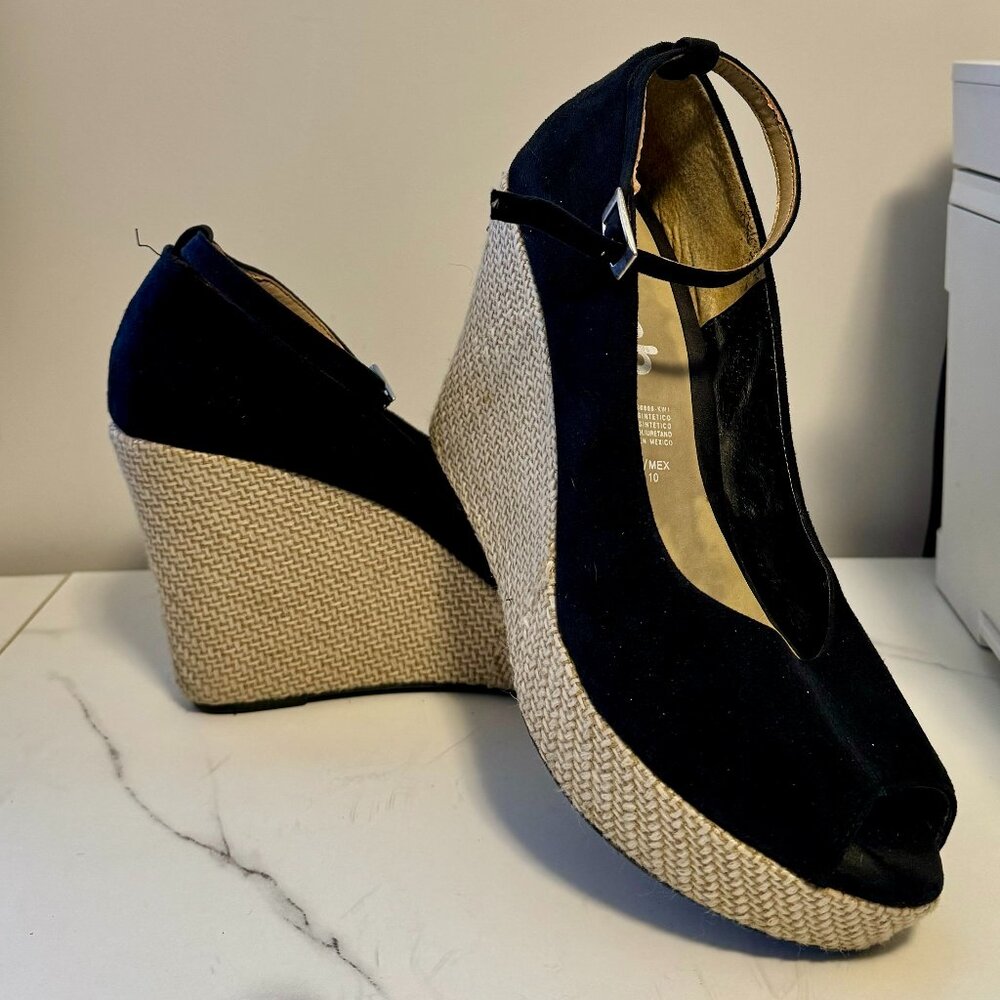 Woman's | woven| Wedges